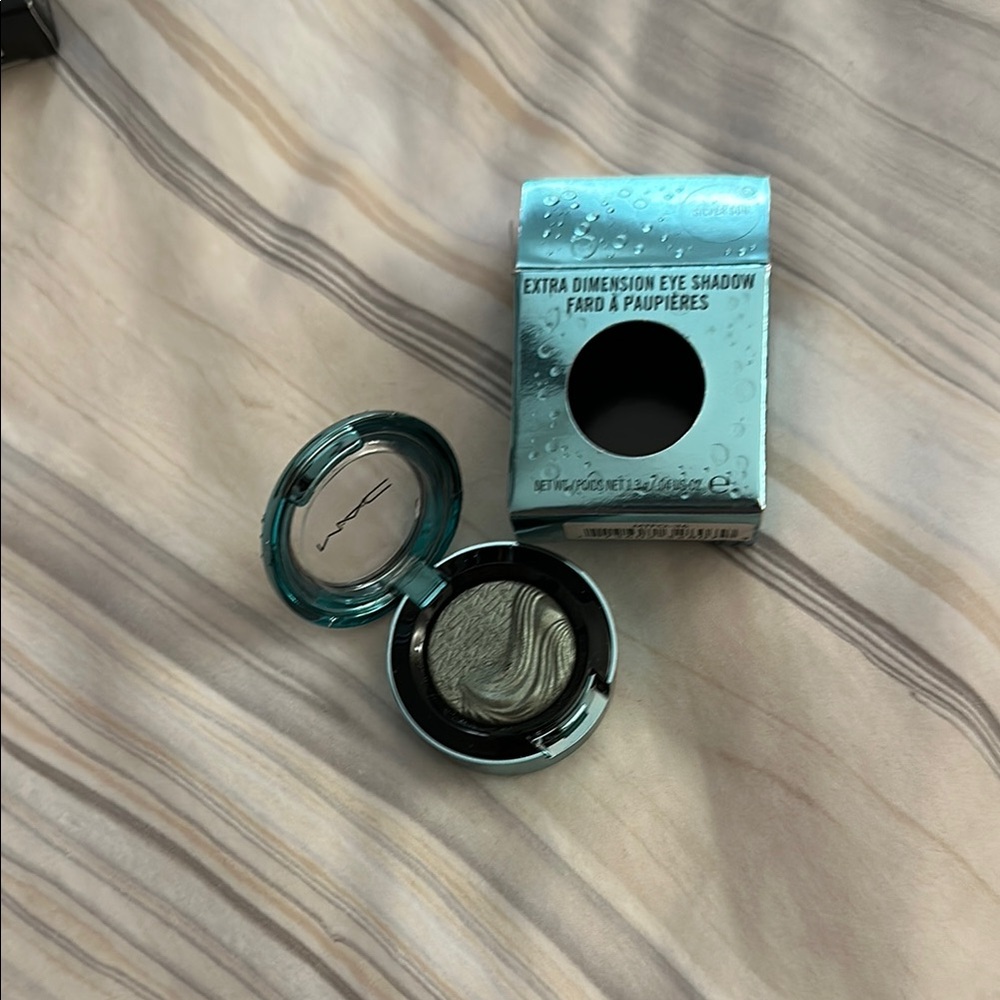 MAC Cosmetics Extra Dimension Eye Shadow - Silver Sun